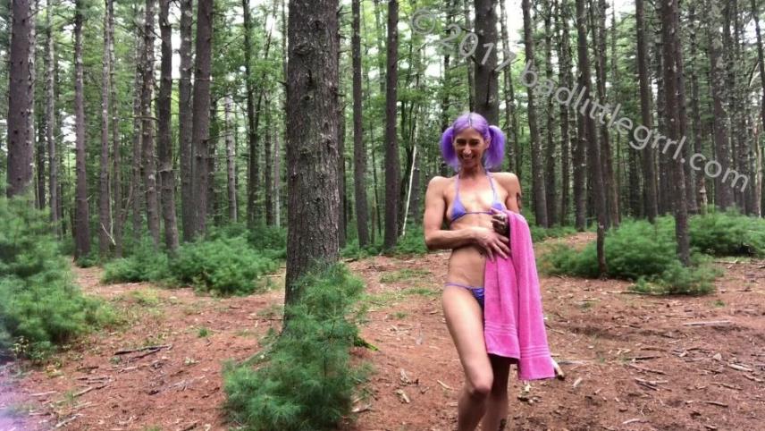 Unique amateur porn – Badlittlegrrl Fisting in the forest