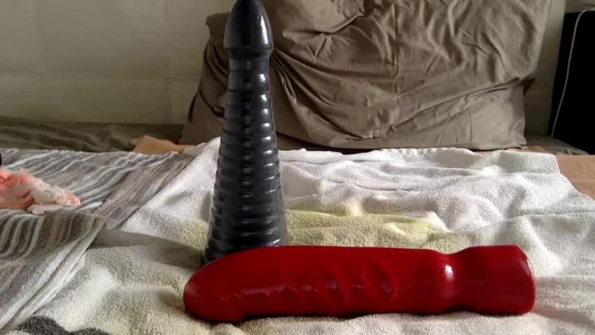 Little anal rosebutt stretching with huge dildos dirty milf