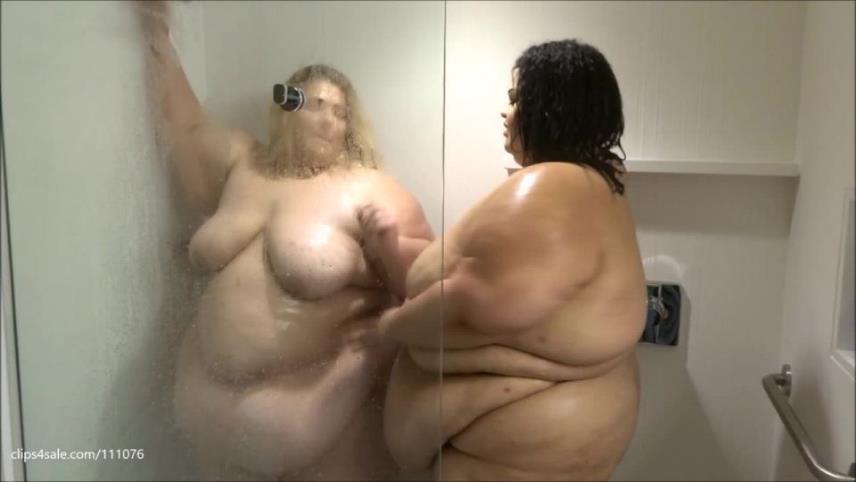 Bri and Jae in Kissing & Fat Play in the Shower