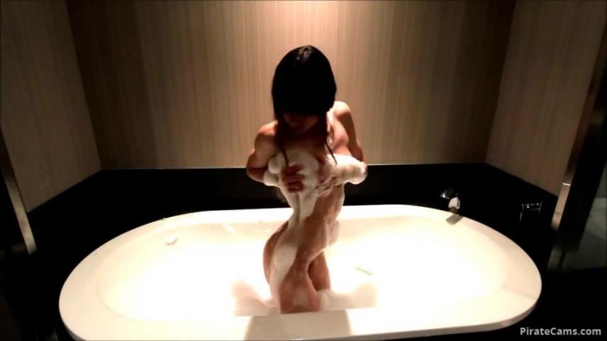 Girl MissAlice 94 – Bathtime Riding video