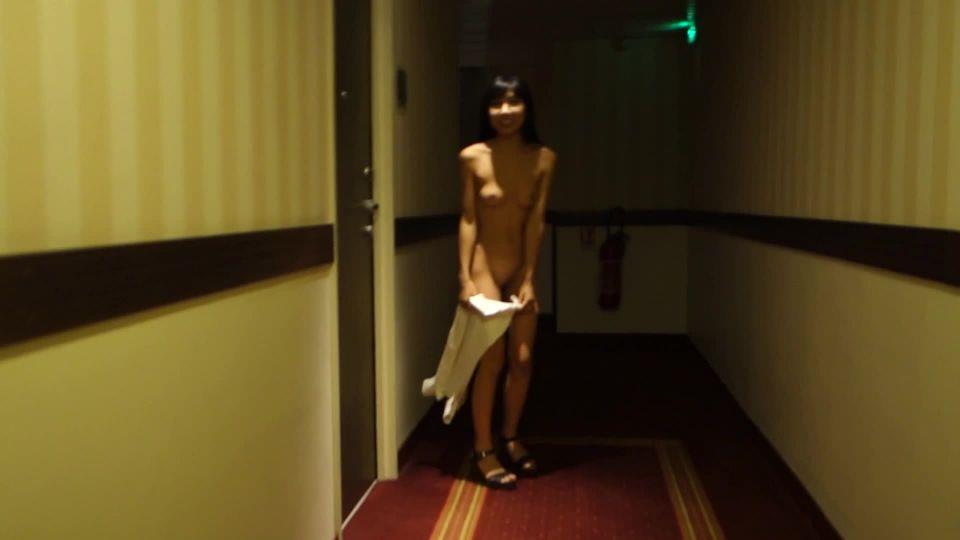 Asian girl Squirting And Grinding On Hotel Stairwell