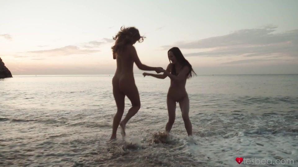 Lilu Moon & Honour May in Sea sand and outdoor sex at sunrise