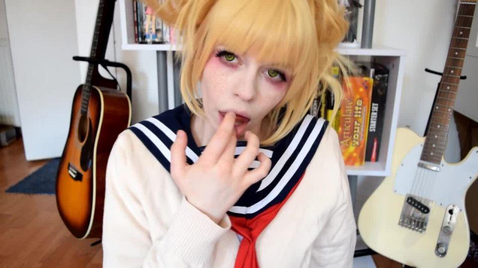 Bat Maisie in 18 Himiko Toga Gets A Mouthful