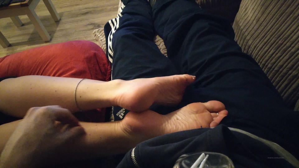 louinheels 05-01-2020 Had some XXX fun this evening… One for all you sole lovers First up some teasing through